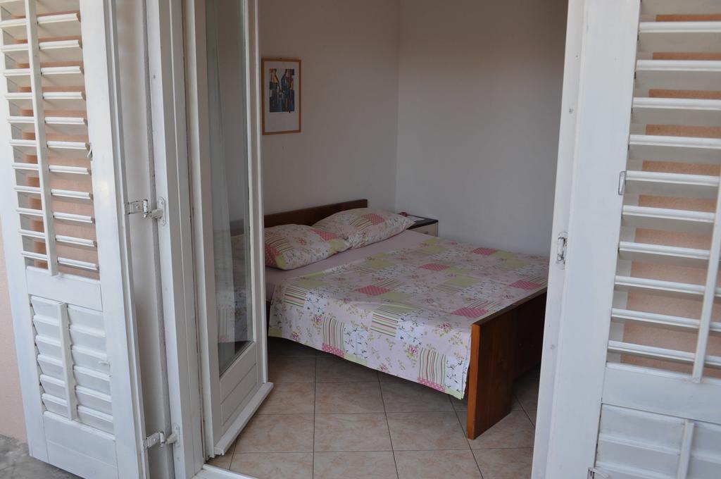 Apartment Petar Maksan Pakostane